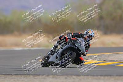 media/Sep-10-2022-SoCal Trackdays (Sat) [[a5bf35bb4a]]/Turn 6 (1140am)/